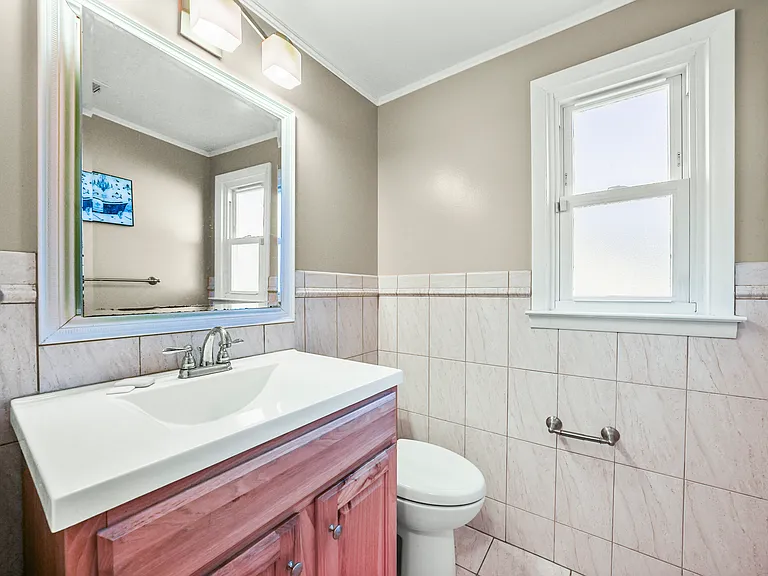 895 Patton St — Photo 44