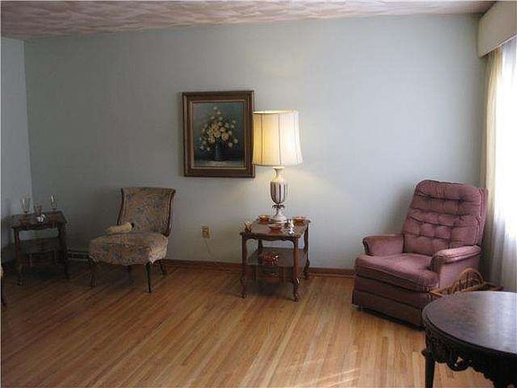 2nd image of 151 Lorelee Dr