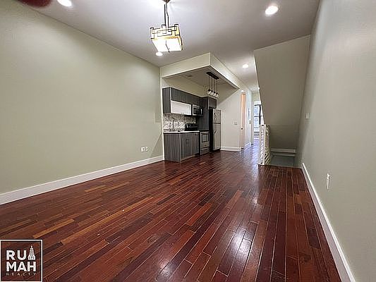 4th image of 1444 De Kalb Ave