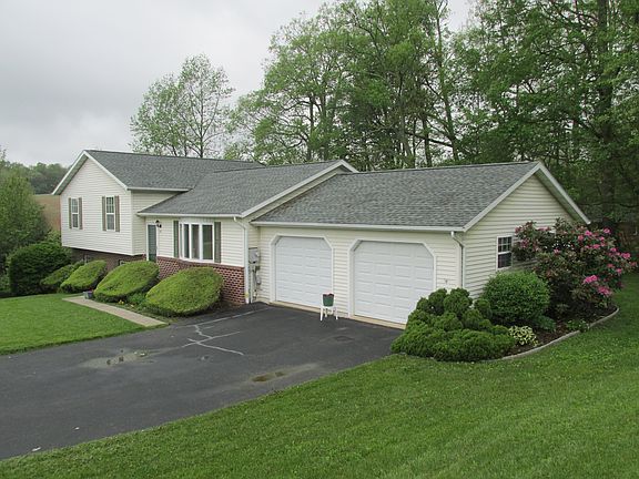 3rd image of 71 Woodland Dr