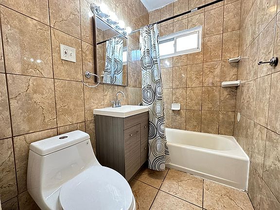 3rd image of 214 Mallory Ave #3E