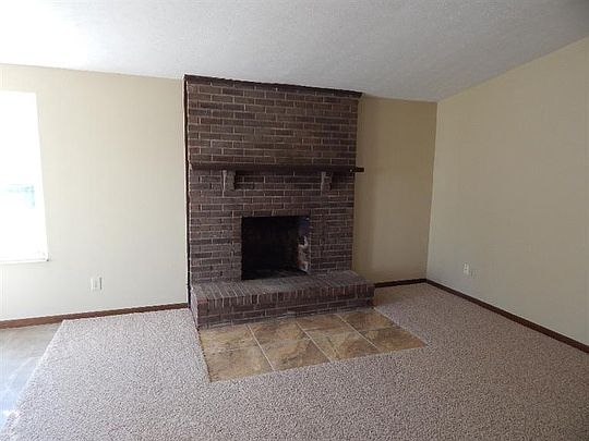 2nd image of 8367 Tamarack Dr