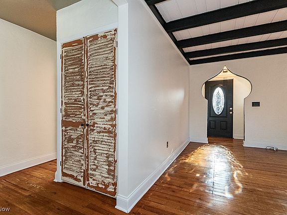 2nd image of 5205 Lynd Ave