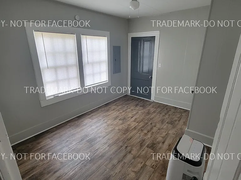 131 Eisenhower St — Photo 9