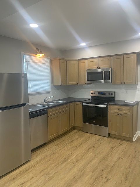 1st image of 221 Langford Ct #1