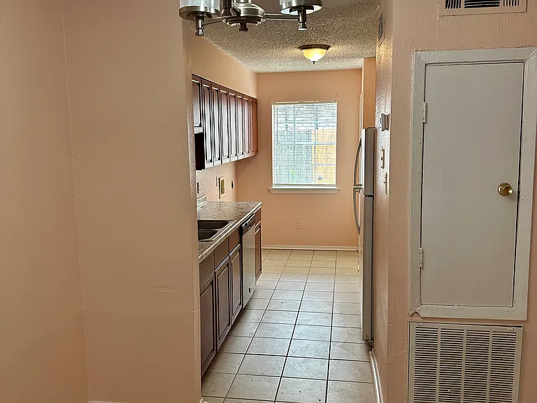 3540 Martinique Ave #C — Photo 9