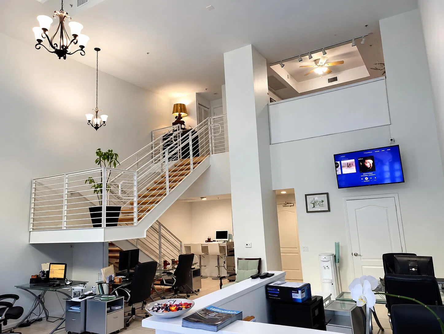 1 bed, 1.5 bath, 1096 sqft, $5,500 — Photo 3