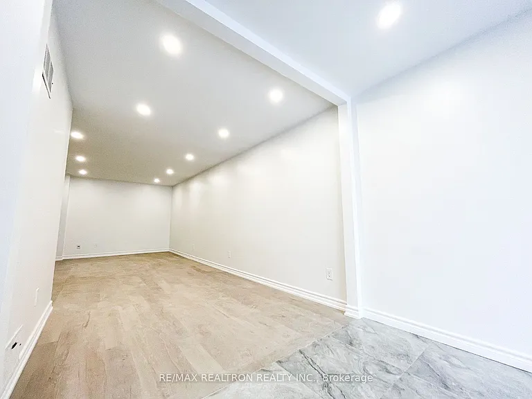 47 Cheeseman Dr — Photo 14