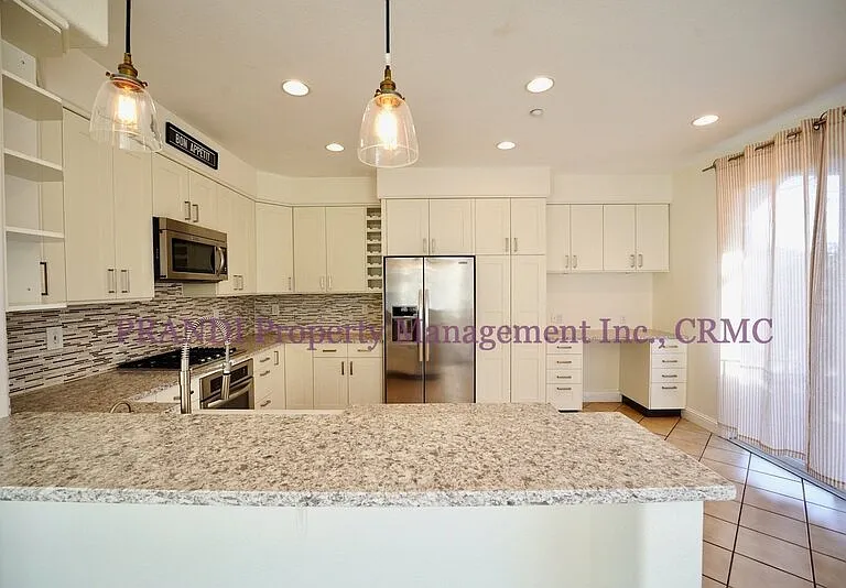 14 Pizarro Ave — Photo 2