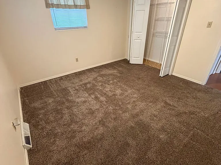 412 S Duke Ave — Photo 25