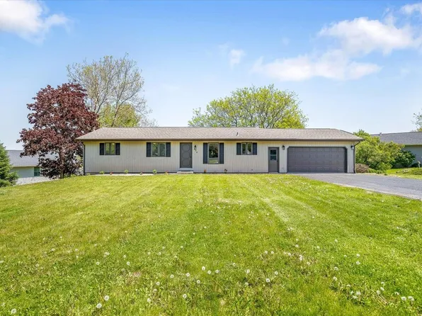 136 Lake Summerset Rd, Davis, IL 61019