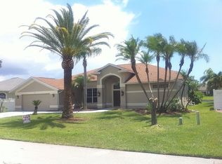 19390 Devonwood Cir, Fort Myers, FL 33967