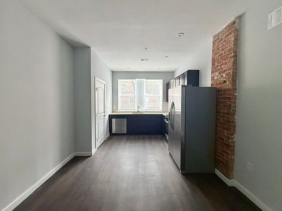 3rd image of 2113 S 15th St #1