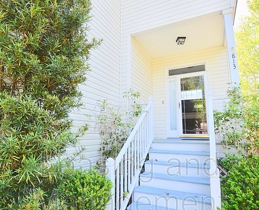 3rd image of 813 Harbor Place Dr
