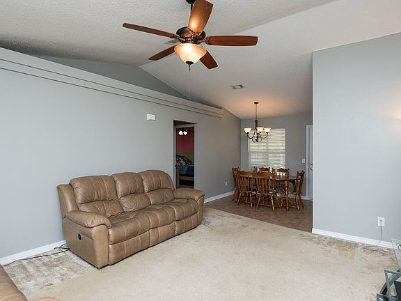 4th image of 918 Gonzalez Park Dr
