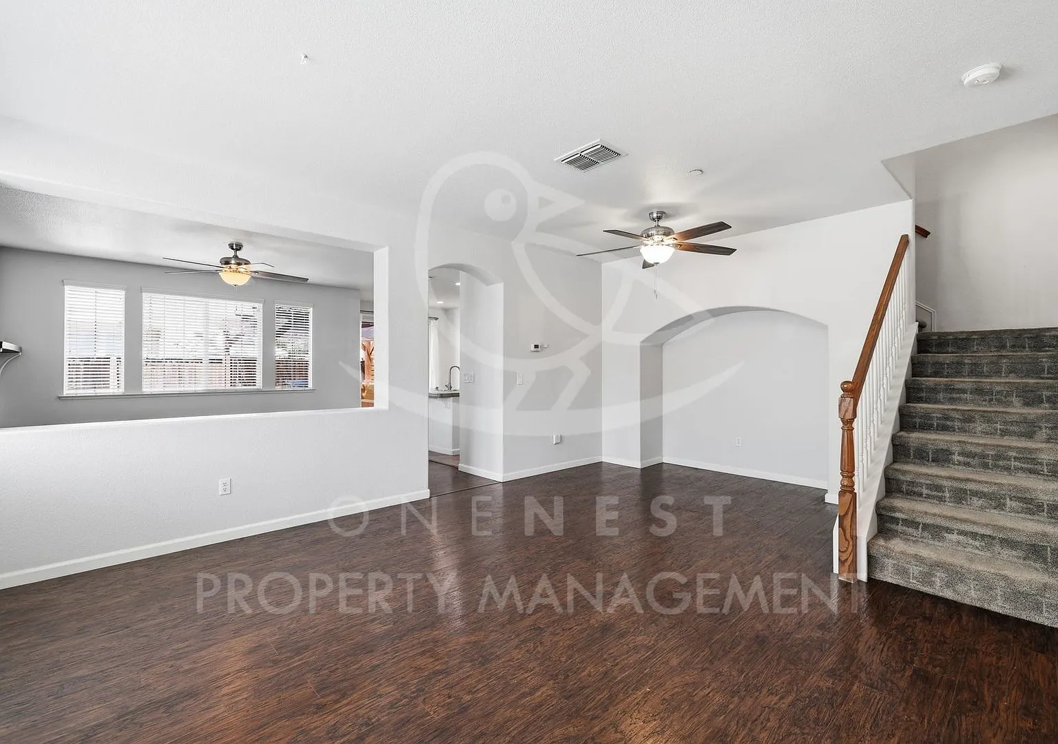 Welcome to 1070 Sierra View Circle #3 a charming 3-bedroom, 2.5-bathroom townhome in Lincoln Cros... — Photo 4