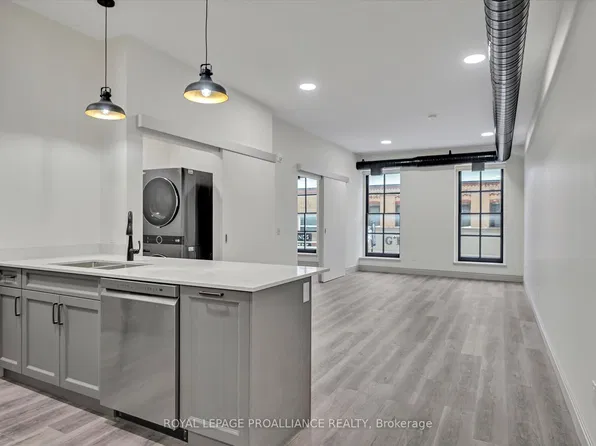 380 George St N #1A, Peterborough, ON K9H 3R3