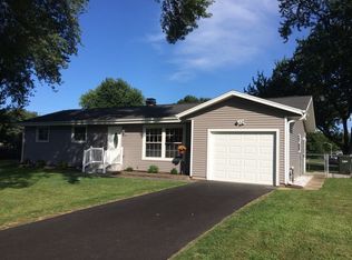 575 Aztec Dr, Carol Stream, IL 60188