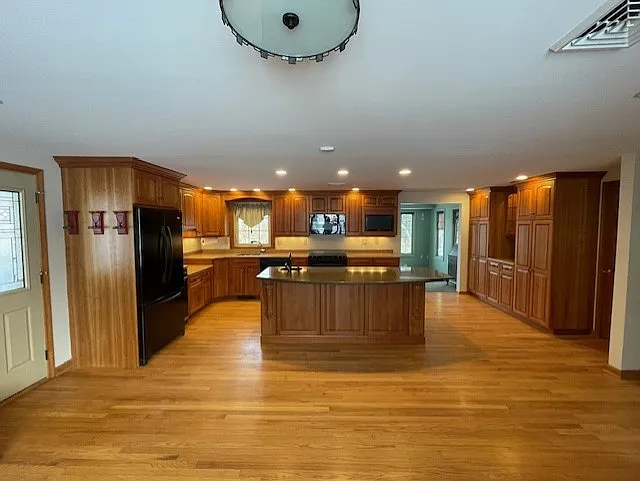 11 Timber Hill Rd — Photo 2