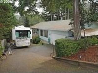 1833 Oak St, North Bend, OR 97459