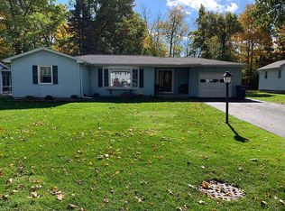 99 Holiday Ln, Canandaigua, NY 14424