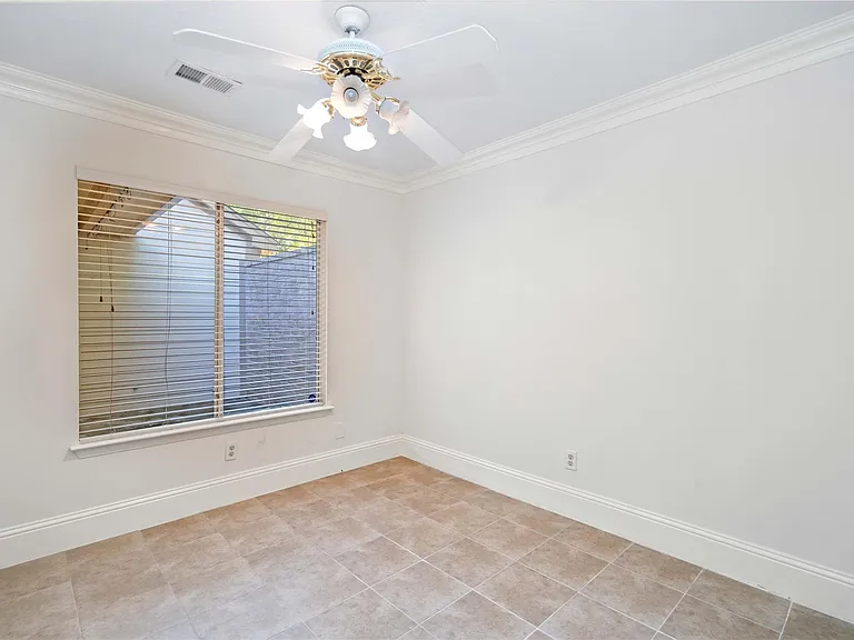 16054 Hidden Acres Dr — Photo 19