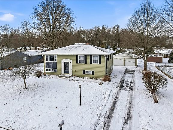 3rd image of 1415 Wakefield Dr