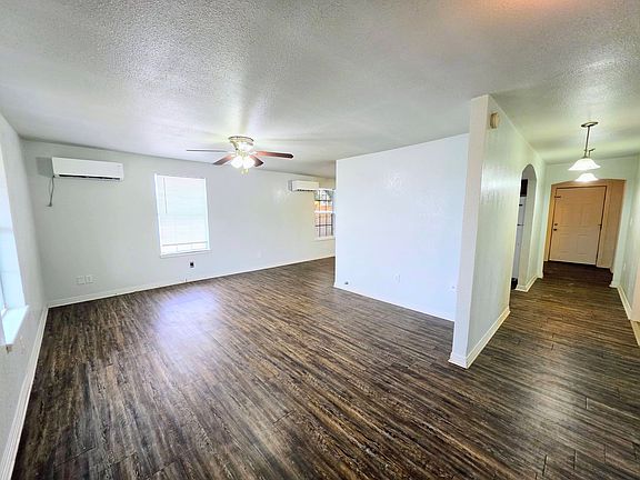 3rd image of 1001 S Main St