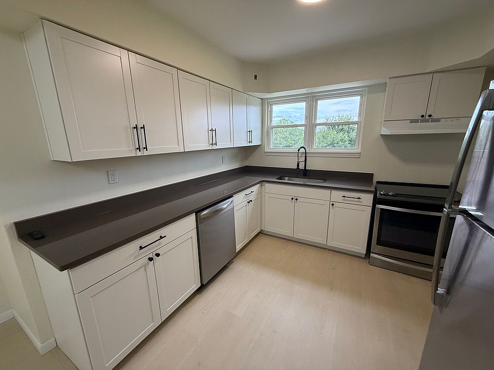 1st image of 1398 Sleepy Hollow Rd APT 3