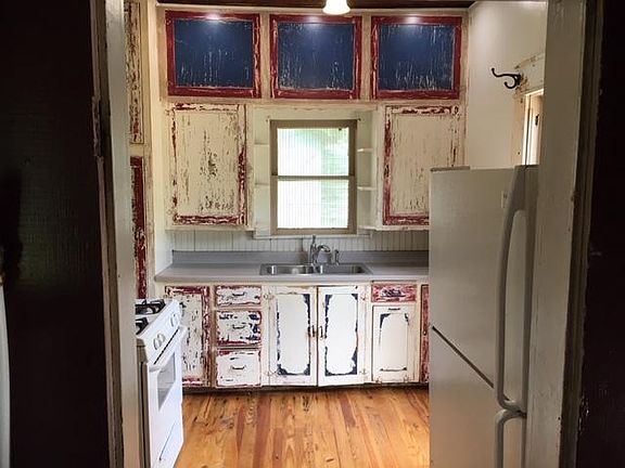 5th image of 1708 Durham Ave