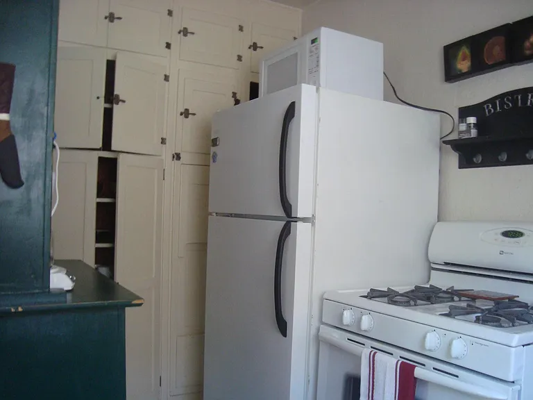 C St — Photo 7