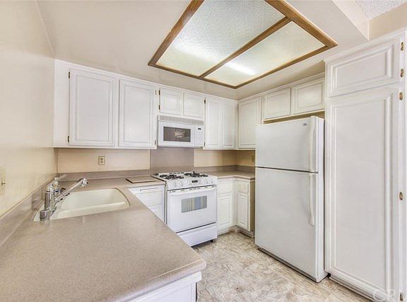 3rd image of 444 S Tustin St APT G3