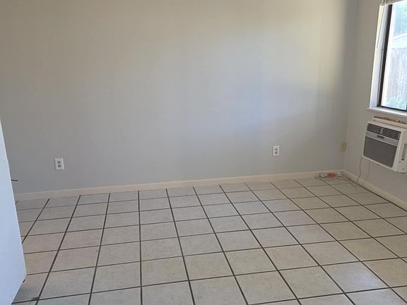 3rd image of 14 Cape Dr #E