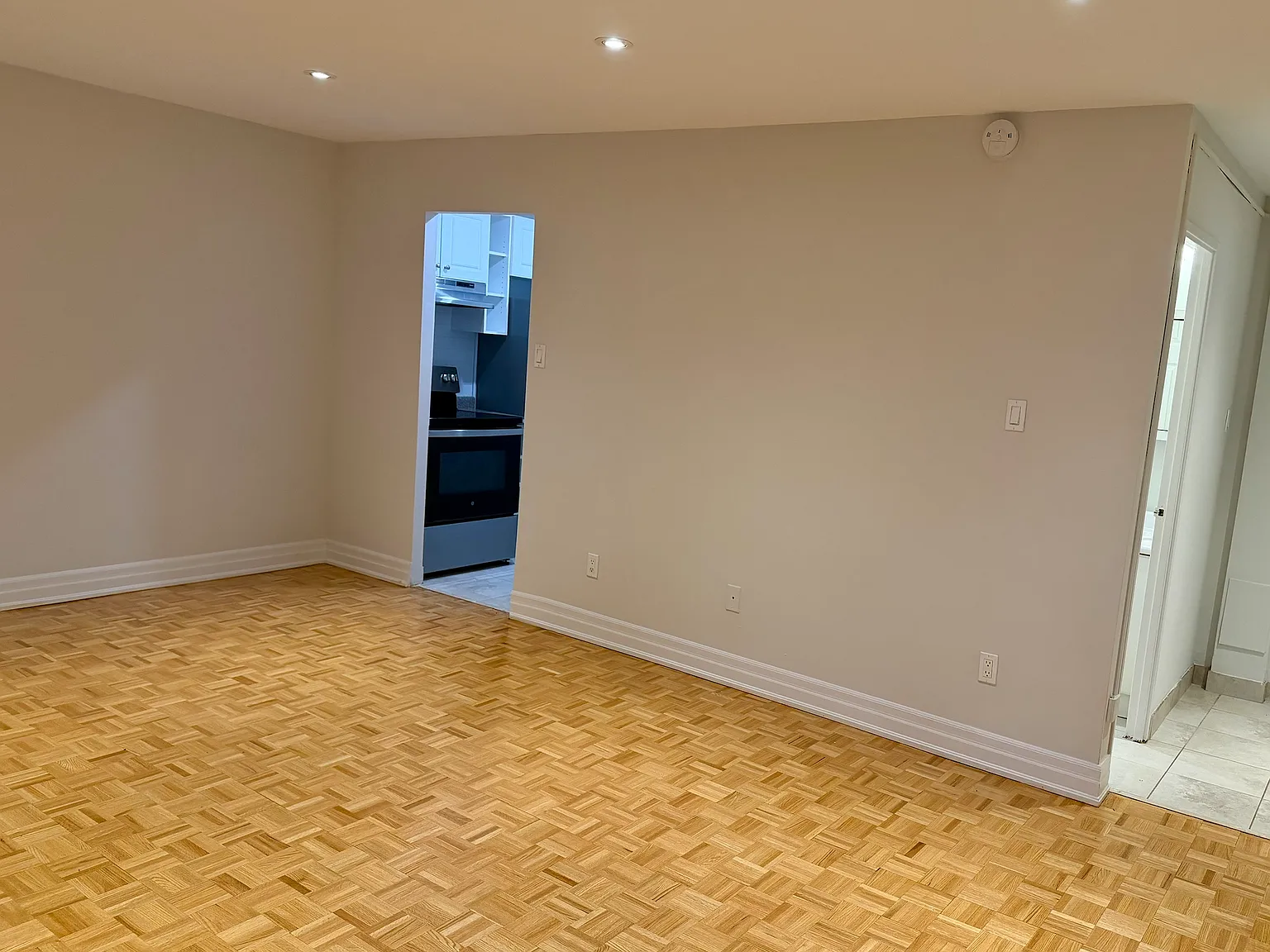 1137 Royal York Road Toronto — Photo 2