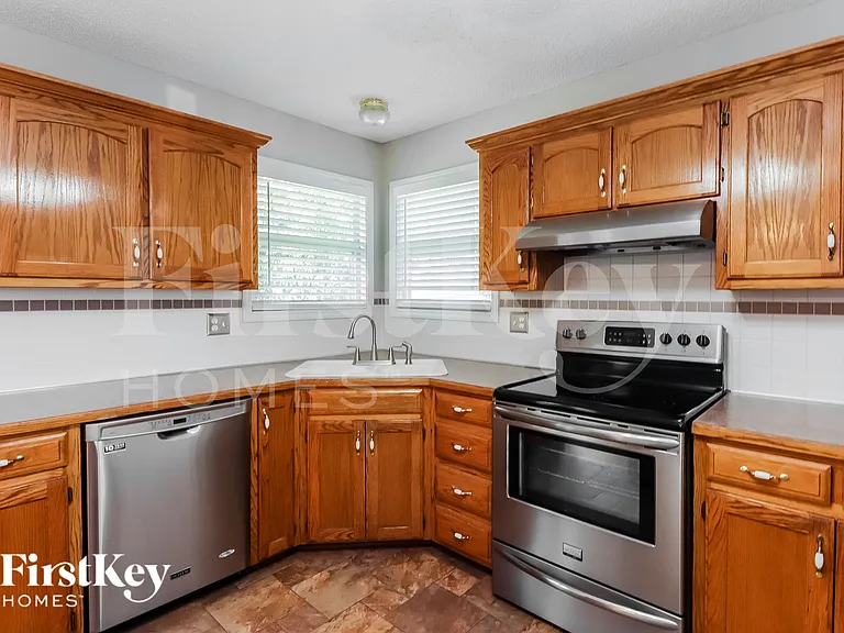 408 Preakness St — Photo 6
