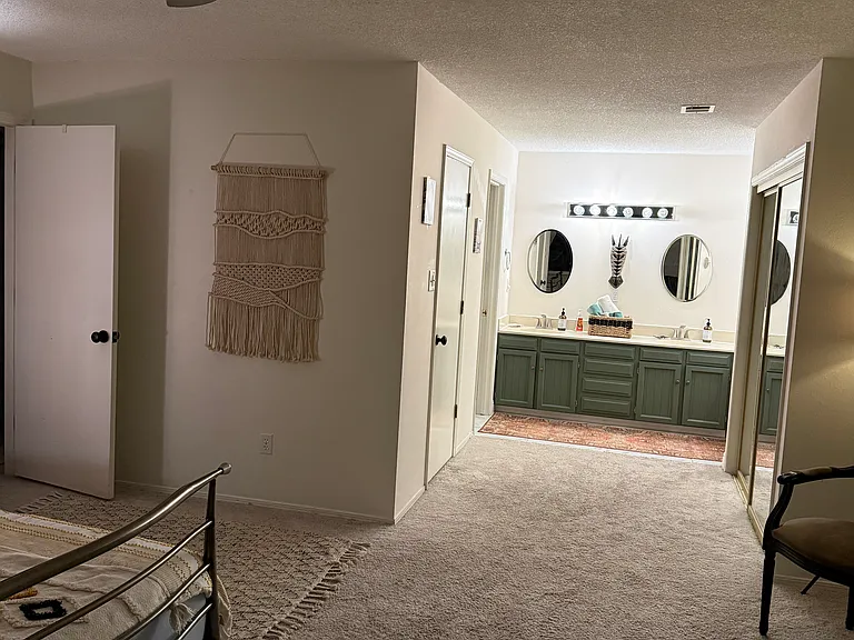 6825 Vivian Dr NE — Photo 47