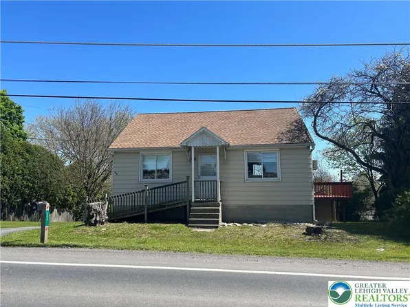 544 Moorestown Dr, Bath, PA 18014