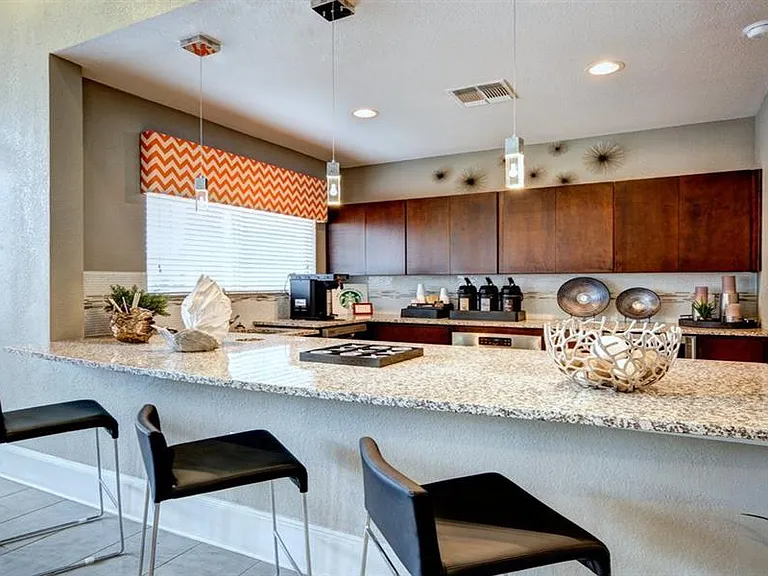 Madison Dell Ranch Apartments — Photo 8