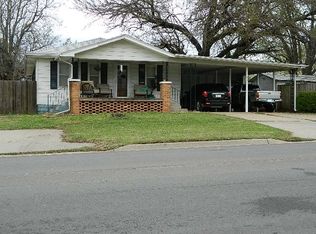 704 E 19th Ave, Winfield, KS 67156