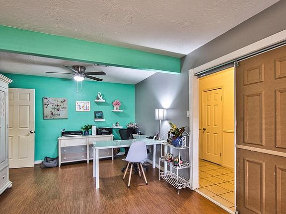 3rd image of 239 Blackwater Ln