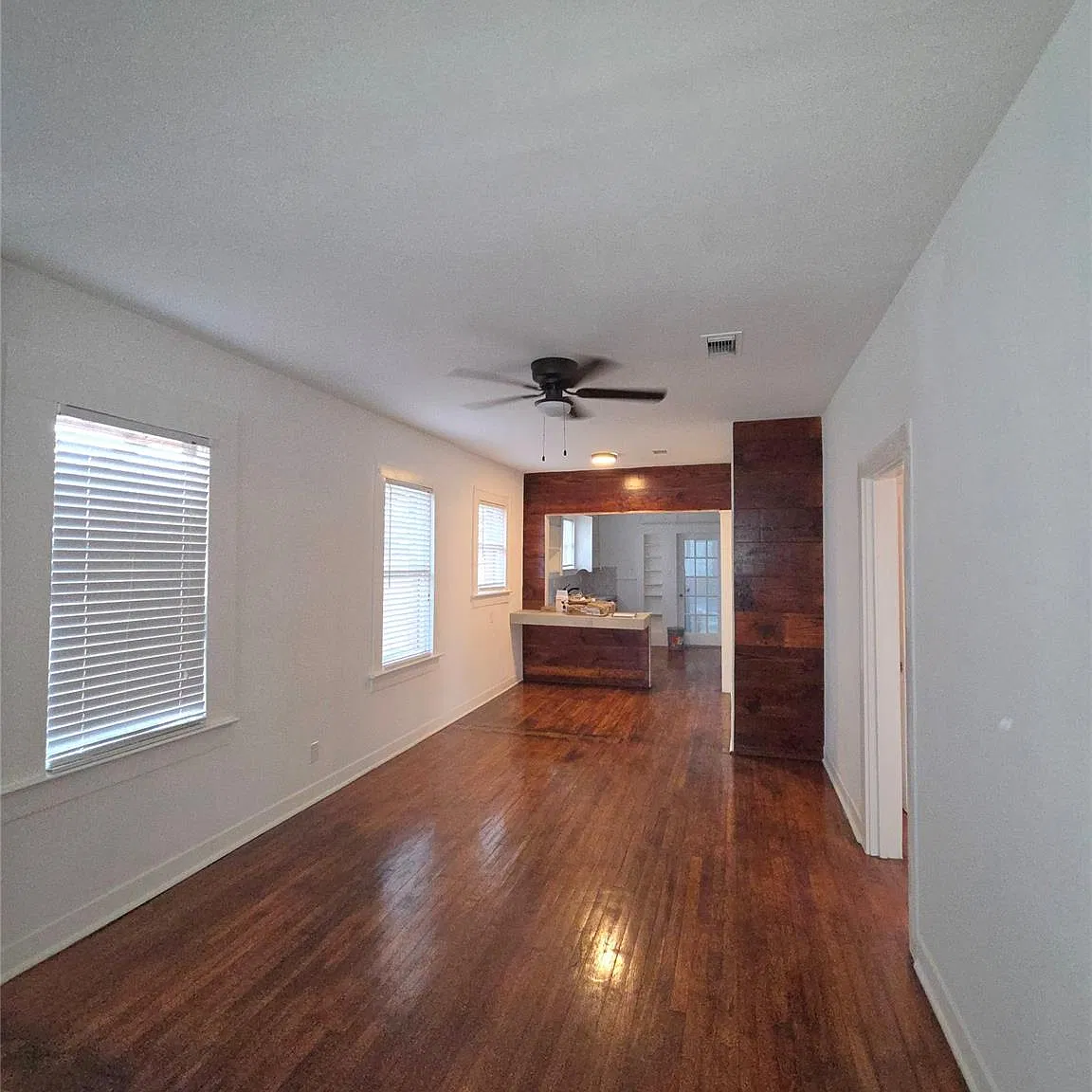 3 bed, 2.0 bath, 1446 sqft, $2,600 — Photo 4