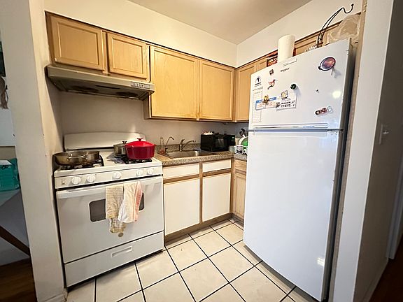 3rd image of 236 Skillman Ave #1