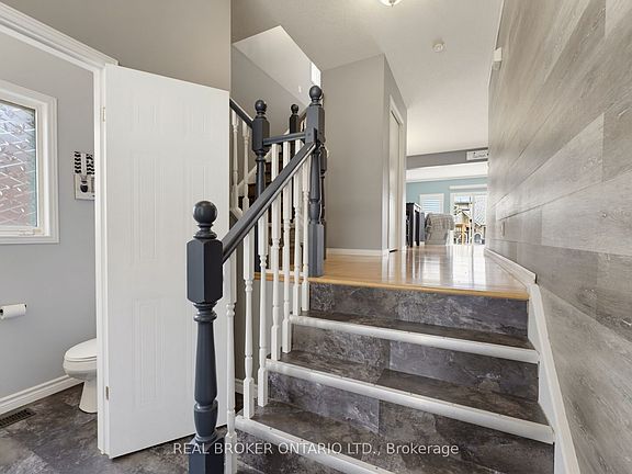 4th image of 592 Little Dover Cres