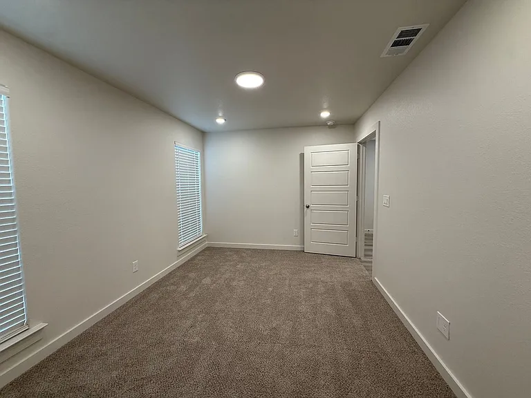 5518 Rice St — Photo 12