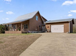 3382 Back Valley Rd, Trenton, GA 30752