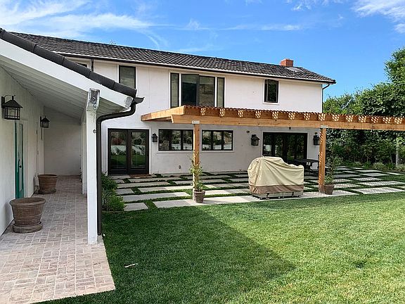 5th image of 2331 La Granada Dr