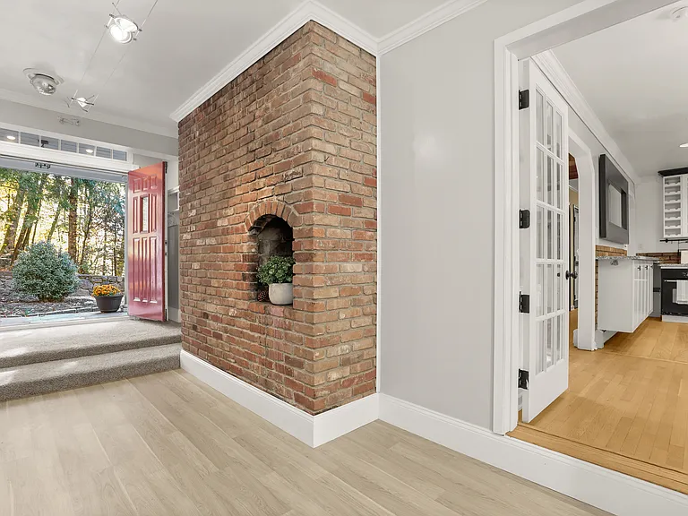 Shared Foyer