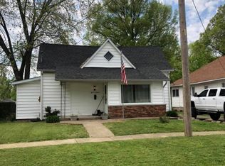 407 S Pennsylvania Ave, Carterville, IL 62918