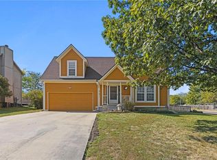 21811 S Race St, Spring Hill, KS 66083