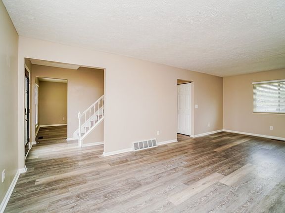5th image of 1206 Crater Lake Ln